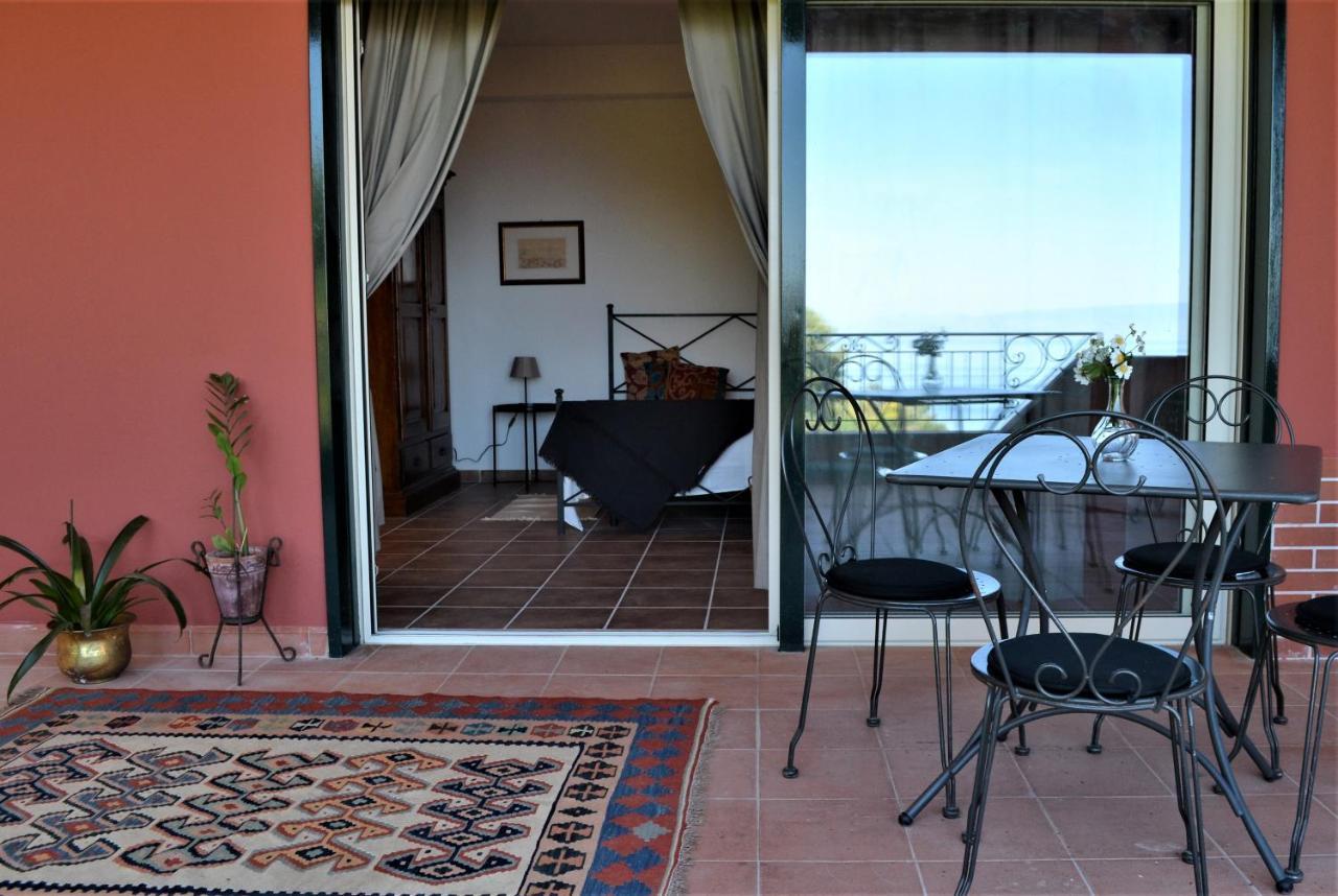 Villa Vittorio - Splendid Panoramic Sea View Terrace Таормина Екстериор снимка