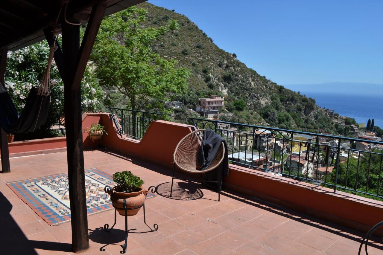 Villa Vittorio - Splendid Panoramic Sea View Terrace Таормина Екстериор снимка